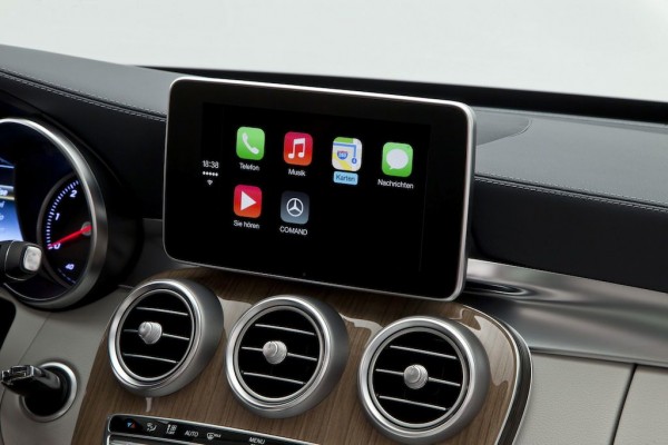 mercedes-benz-cklasse-carplay